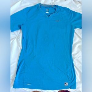 Nike Pro women’s workout top size medium